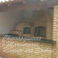 Forno de pizza e churrasqueira de tijolinho 12