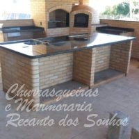 Forno de pizza e churrasqueira de tijolinho 18