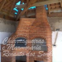 Forno de pizza e churrasqueira de tijolinho 8